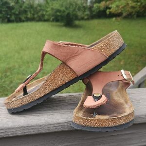 Birkenstock Gizeh Sandals Women’s Size 38  Pinkish-tan With Gold-tone Hardware